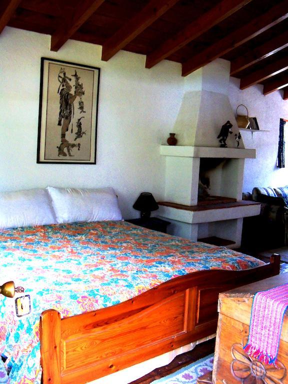 Posada Los Encuentros Panajachel Zimmer foto