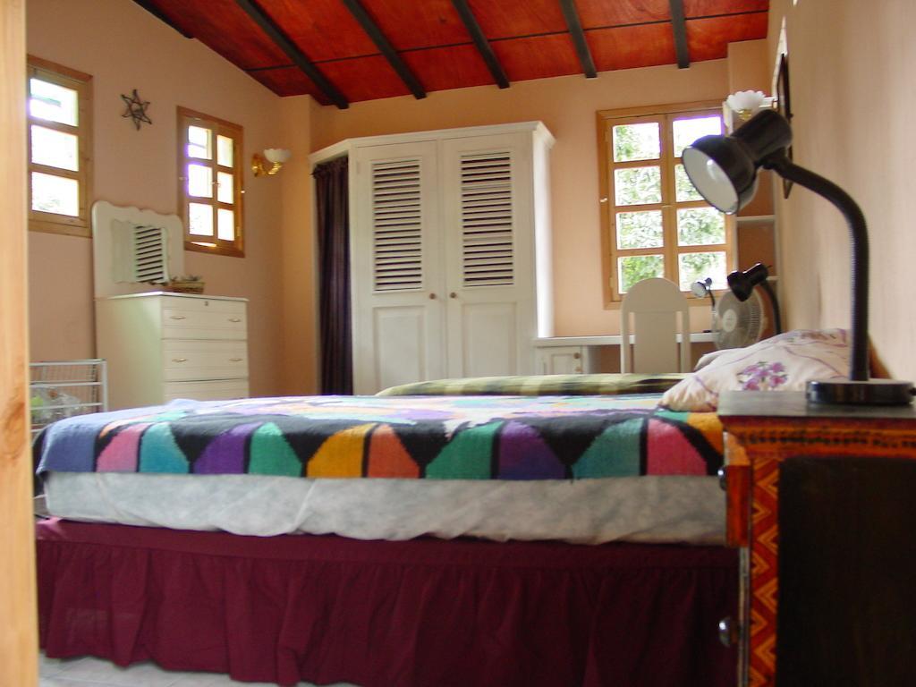 Posada Los Encuentros Panajachel Zimmer foto